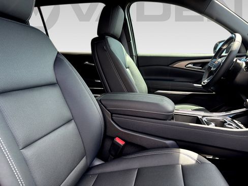 New 2026 Chevrolet Traverse LT w/ Enhanced Driving Package FWD image 11