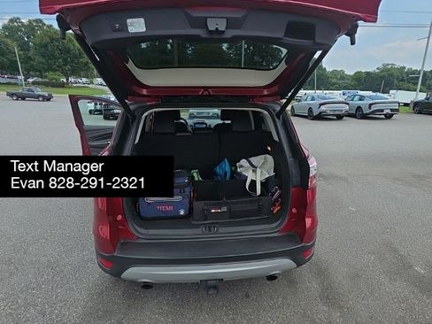 Used 2017 Ford Escape Titanium FWD image 8
