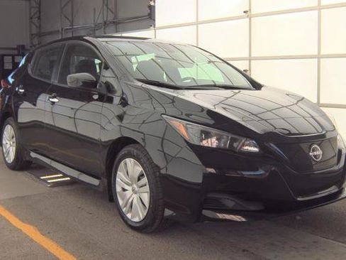 Used 2025 Nissan Leaf S image 2