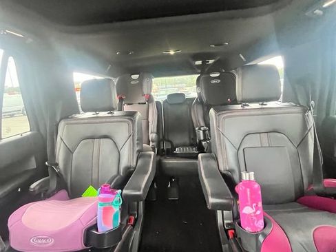 Used 2022 Ford Expedition Max Limited AWD/4WD image 6