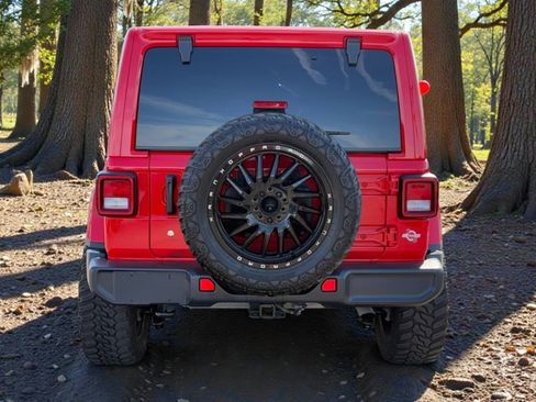 Used 2020 Jeep Wrangler Unlimited Sahara w/ Cold Weather Group AWD/4WD image 7