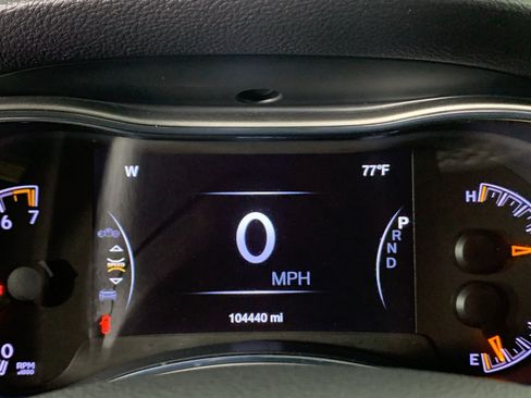 Used 2021 Jeep Grand Cherokee Laredo AWD/4WD image 24