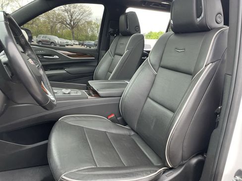 Used 2023 Cadillac Escalade Premium Luxury w/ LPO, Floor Liner Package AWD/4WD image 12