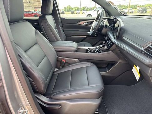 New 2026 Chevrolet Traverse LT w/ Driver Confidence Package FWD image 29
