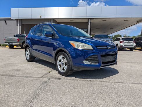 Used 2014 Ford Escape SE w/ Equipment Group 201A AWD/4WD image 2