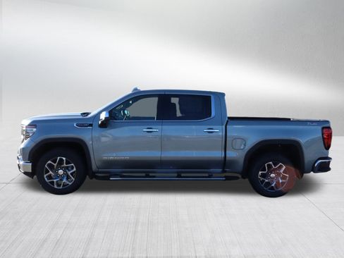 New 2026 GMC Sierra 1500 SLT image 4