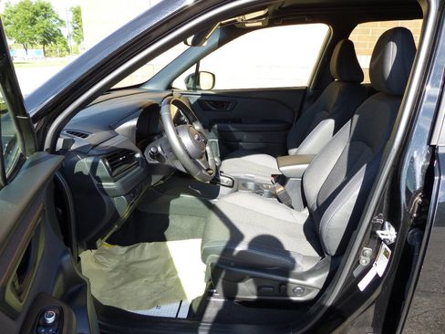 Used 2025 Subaru Forester Premium AWD/4WD image 23