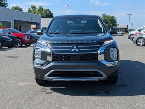 New 2025 Mitsubishi Outlander SE image 8