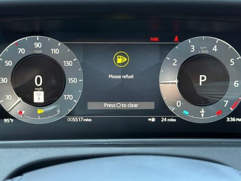 Used 2026 Land Rover Range Rover Velar Dynamic SE AWD/4WD image 23