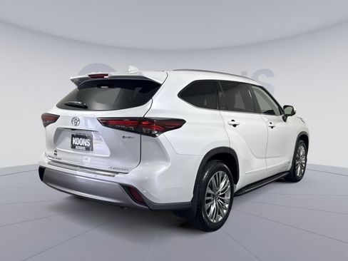 Used 2026 Toyota Highlander Platinum AWD/4WD image 7