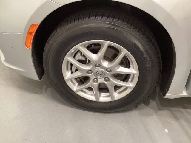 Used 2023 Chrysler Pacifica Touring-L FWD image 33