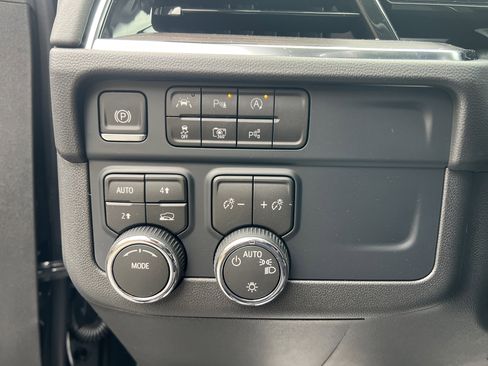 New 2026 Chevrolet Tahoe LS image 18