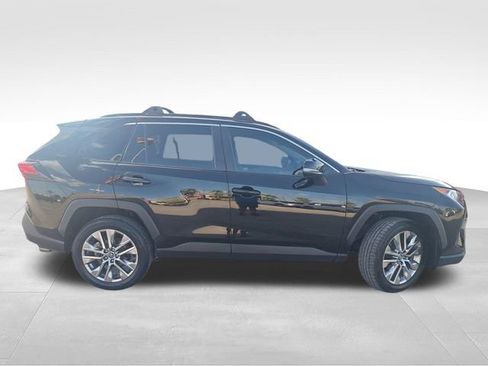Used 2019 Toyota RAV4 XLE Premium w/ Advanced Technology Package FWD image 8