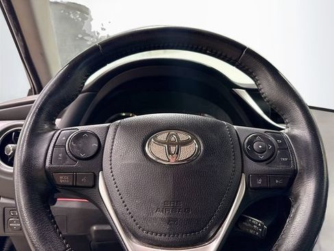 Used 2019 Toyota Corolla SE FWD image 11