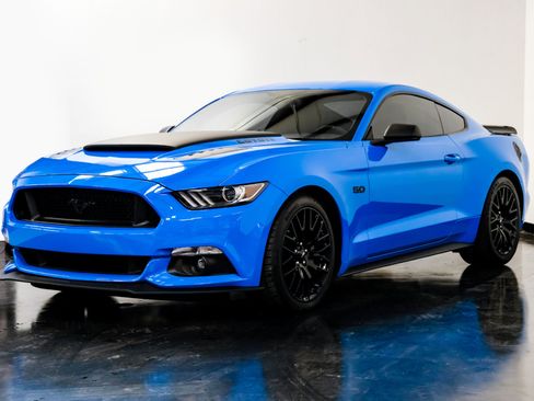Used 2017 Ford Mustang GT image 8