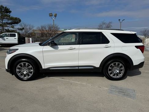 Used 2025 Ford Explorer Platinum image 11