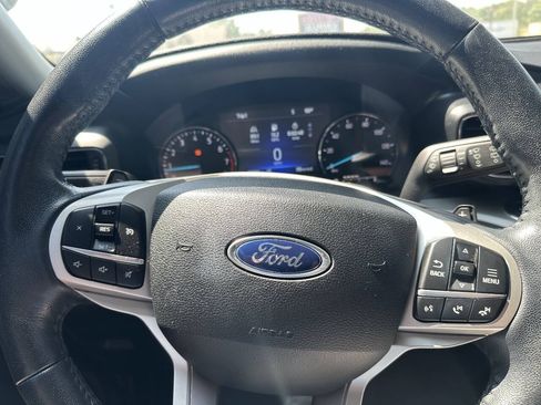 Used 2020 Ford Explorer XLT w/ Equipment Group 202A RWD image 14