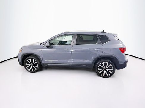 Used 2023 Volkswagen Taos SE FWD image 4