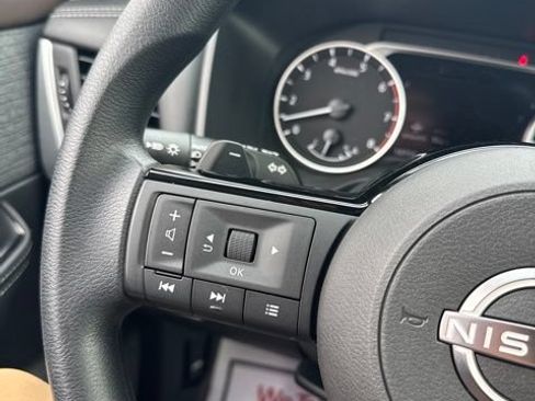 Certified 2023 Nissan Rogue SV AWD/4WD image 30