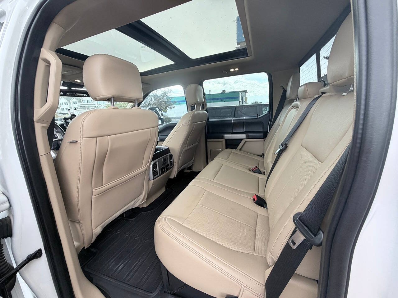 Used 2020 Ford F350 Lariat w/ Lariat Ultimate Package AWD/4WD image 15