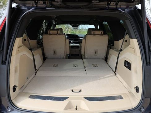 Certified 2022 Cadillac Escalade Premium Luxury image 15