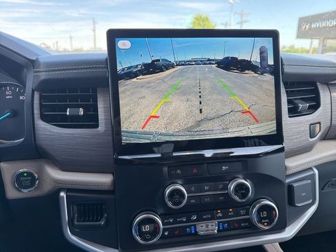 Used 2024 Ford Expedition Limited AWD/4WD image 14