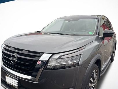 Used 2022 Nissan Pathfinder Platinum w/ Lighting Package (N93)