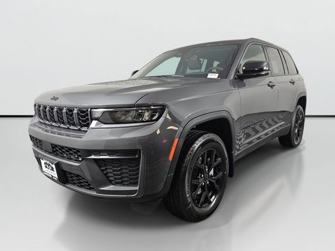 New 2026 Jeep Grand Cherokee Altitude AWD/4WD image 9
