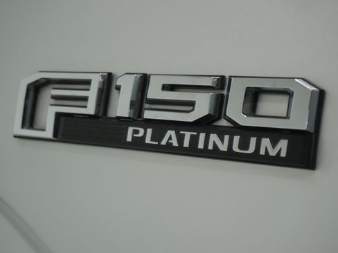 Used 2015 Ford F150 Platinum w/ Equipment Group 701A Luxury AWD/4WD image 7