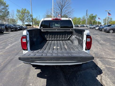 Used 2024 GMC Canyon AT4 w/ AT4 Premium Package image 9