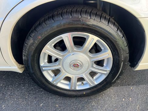 Used 2009 Cadillac DTS w/ Trunk Convenience Package image 62