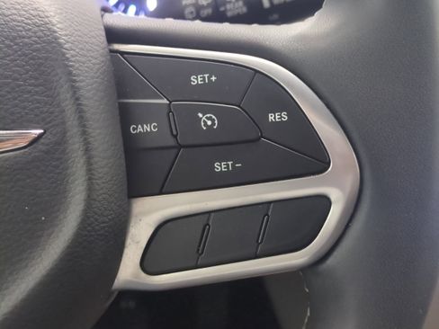 Certified 2022 Chrysler Voyager LX image 27