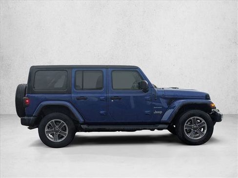 Used 2020 Jeep Wrangler Unlimited Sahara image 4