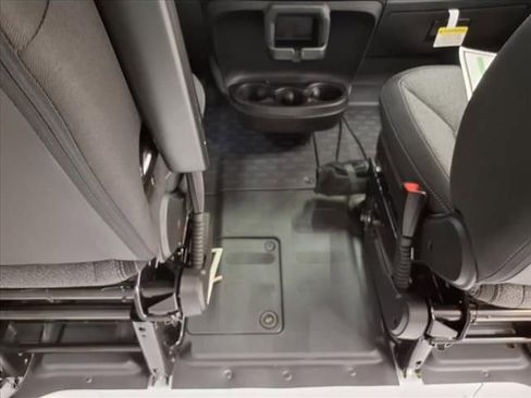 New 2025 RAM ProMaster 2500 w/ Convenience Group image 9