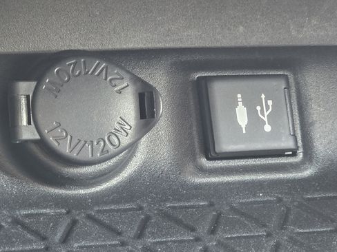 Certified 2019 Toyota RAV4 XLE w/ Convenience Package AWD/4WD image 30