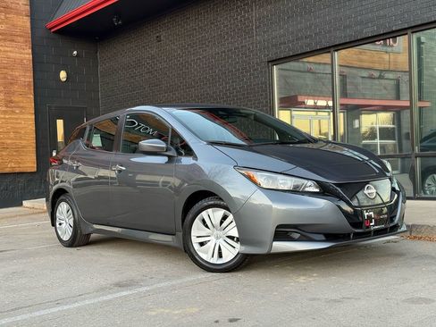 Used 2023 Nissan Leaf S image 7
