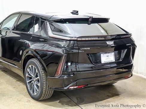 New 2026 Cadillac Lyriq Sport w/ LPO, Floor Liner Package image 6