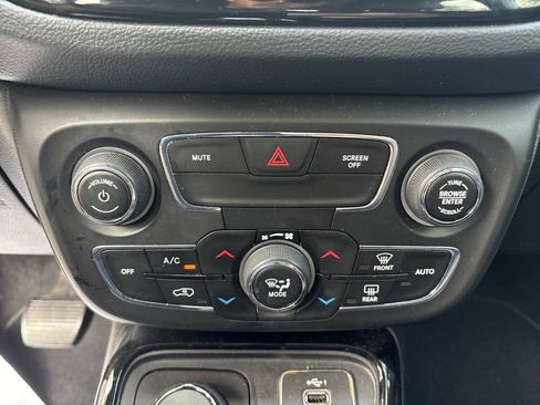 Used 2020 Jeep Compass Limited w/ Luxury Seat Group image 28