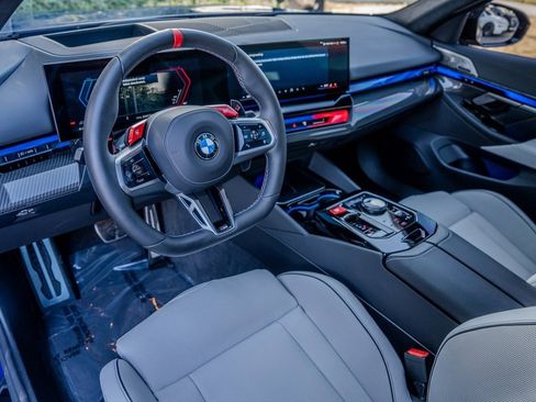 Used 2026 BMW M5 w/ Executive Package image 4