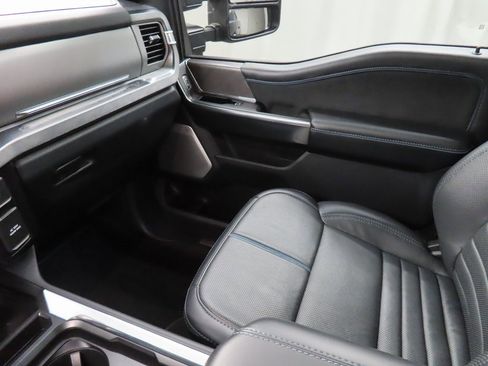 Used 2025 Ford F250 Platinum image 35