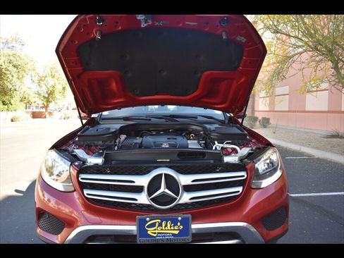 Used 2018 Mercedes-Benz GLC 300 4MATIC image 39