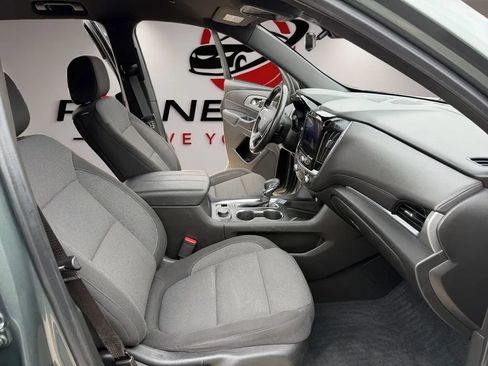 Used 2022 Chevrolet Traverse LT FWD image 15