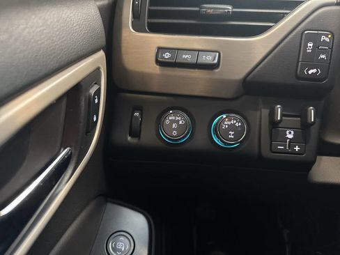 Used 2018 GMC Yukon Denali w/ Open Road Package AWD/4WD image 38