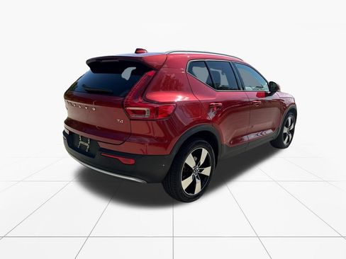 Used 2019 Volvo XC40 T4 Momentum FWD image 8