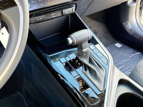 New 2026 Kia Niro LX image 11