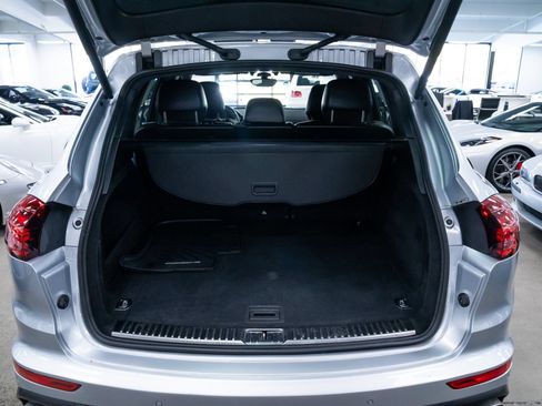 Used 2016 Porsche Cayenne AWD/4WD image 7