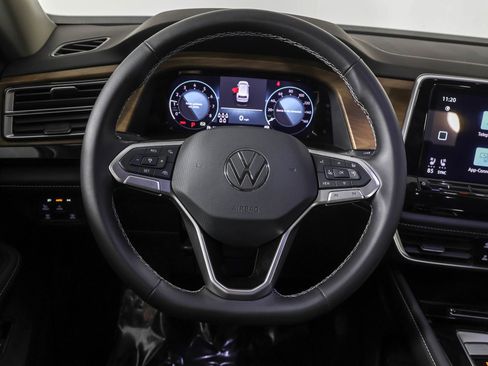 Used 2024 Volkswagen Atlas SE w/ Black Wheel Package image 25