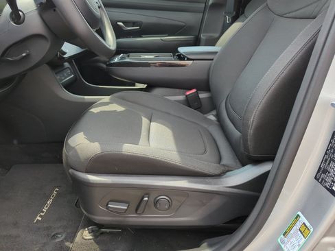 Certified 2025 Hyundai Tucson SEL AWD/4WD image 11