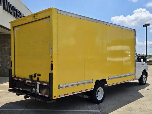 Used 2023 Ford E-350 and Econoline 350 Super Duty w/ Driver's Safety Package image 4