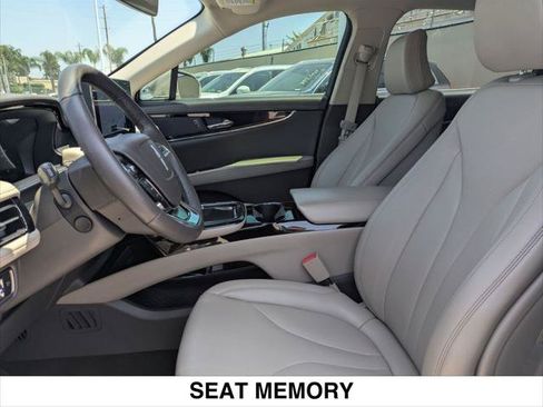 Certified 2022 Lincoln Nautilus FWD w/ Premium Package image 19